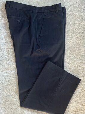 GAP Men’s Dark Navy Pinstripe Dress Pants (pre loved) (W - 3)